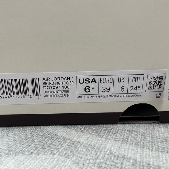 A Ma Maniere Jordan 1 High - Picture 2 of 5